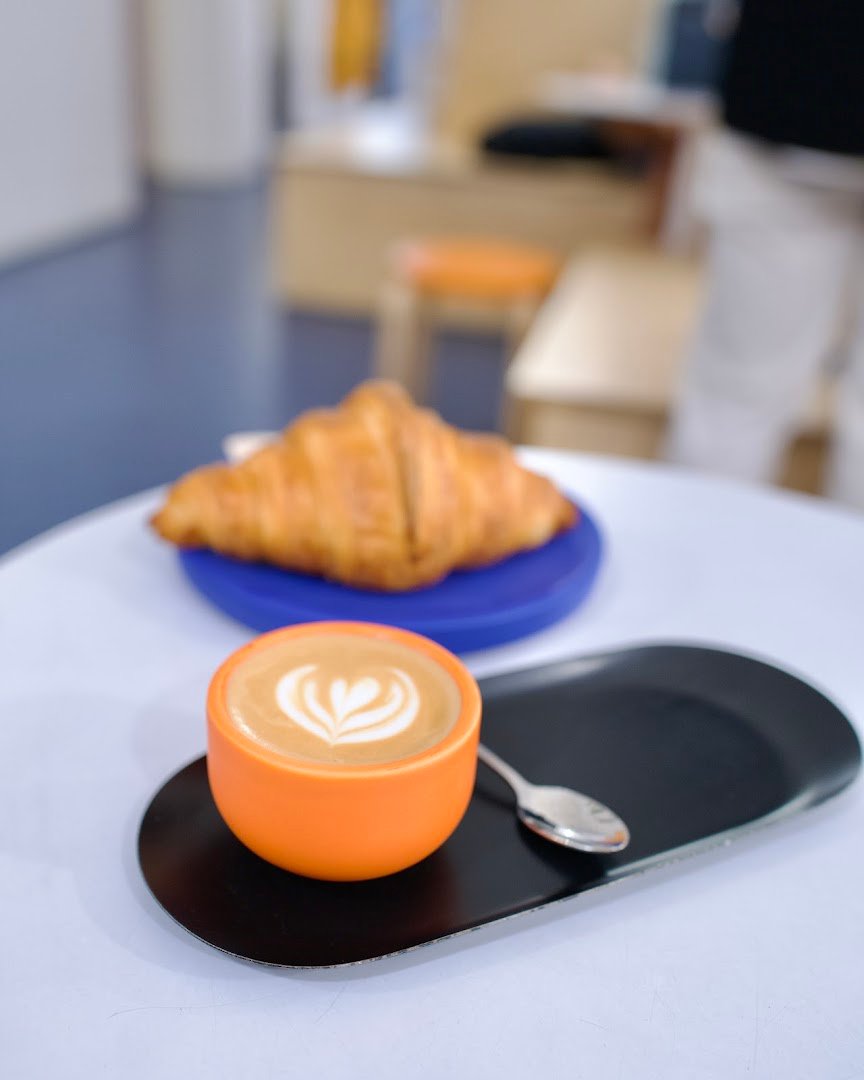 Hola Coffee Lagasca specialty coffee shop in Madrid - photo 2