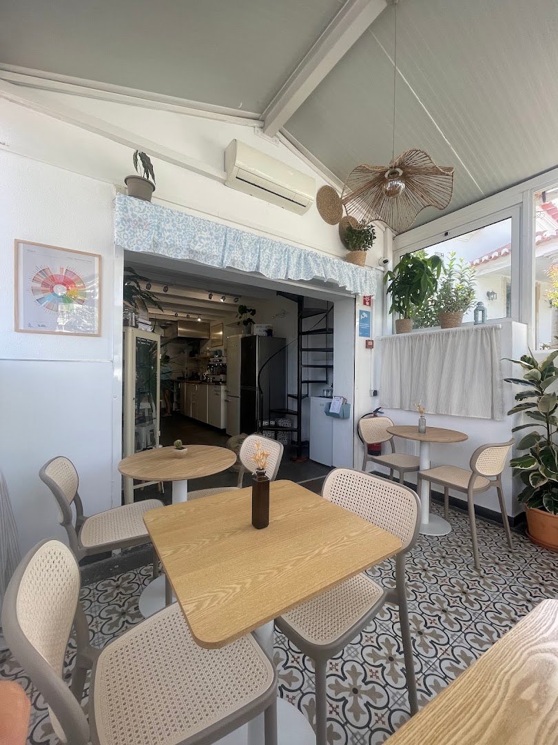 Interior of The Happiest Coffee - Specialty Coffee - PAREDE, specialty coffee shop in Lisbon