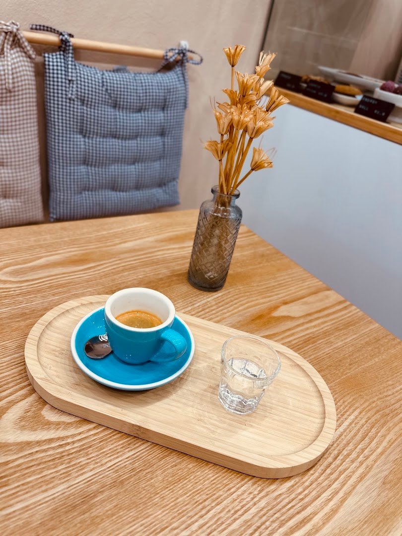 Coffee at The Happiest Coffee - Specialty Coffee - PAREDE, specialty coffee shop in Lisbon