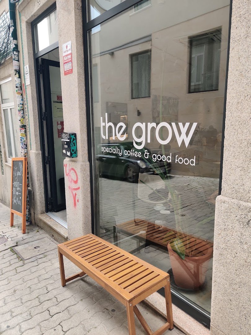 Storefront of the grow, specialty coffee shop in Porto