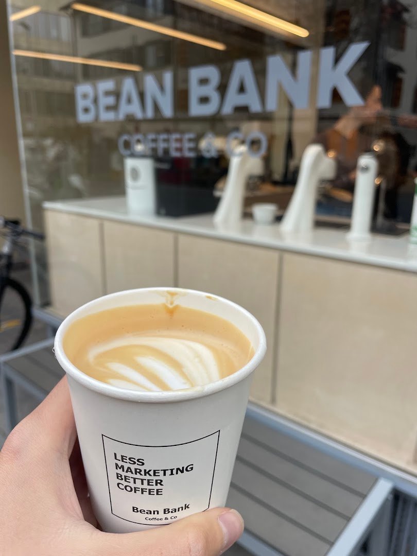 Coffee at Bean Bank Coffee Bärengasse, specialty coffee shop in Zurich