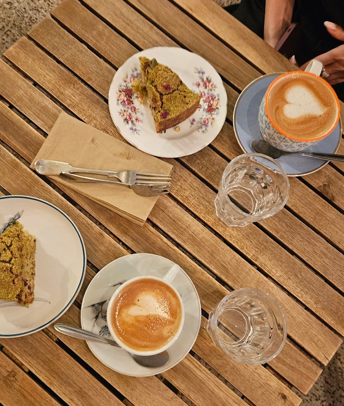 The Colombian Coffee Company specialty coffee shop in London - photo 5