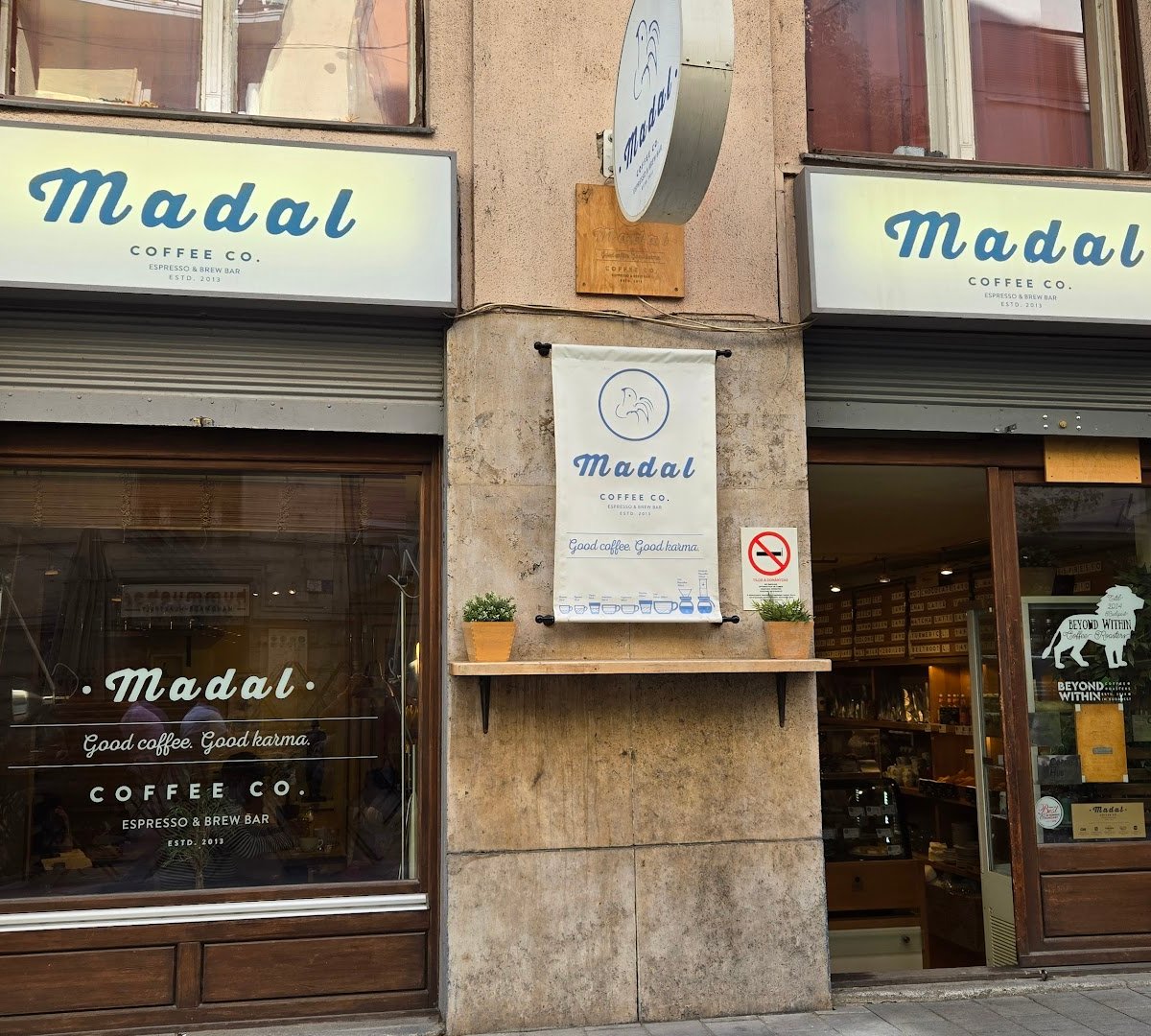 Madal Cafe specialty coffee shop in Budapest - photo 3