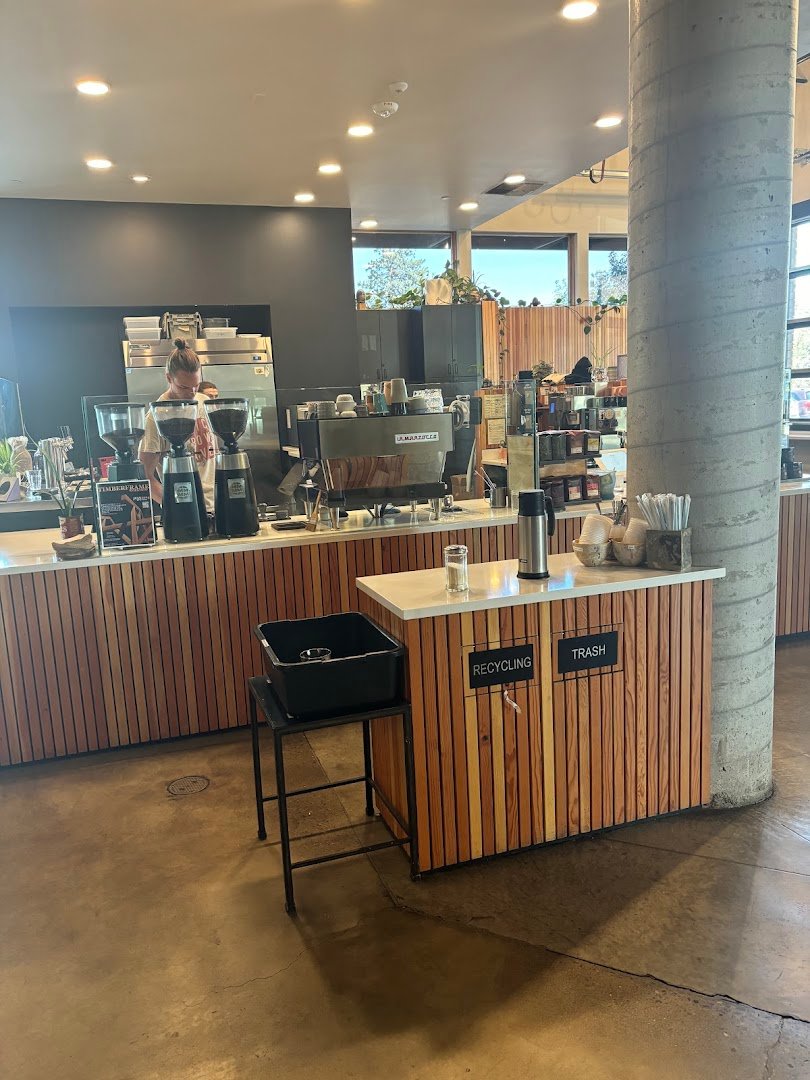 Still Vibrato Coffee Roasting specialty coffee shop in Bend - photo 3