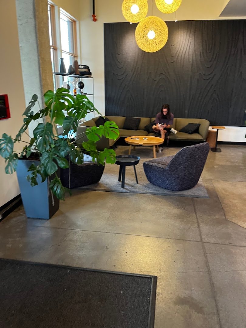 Still Vibrato Coffee Roasting specialty coffee shop in Bend - photo 5