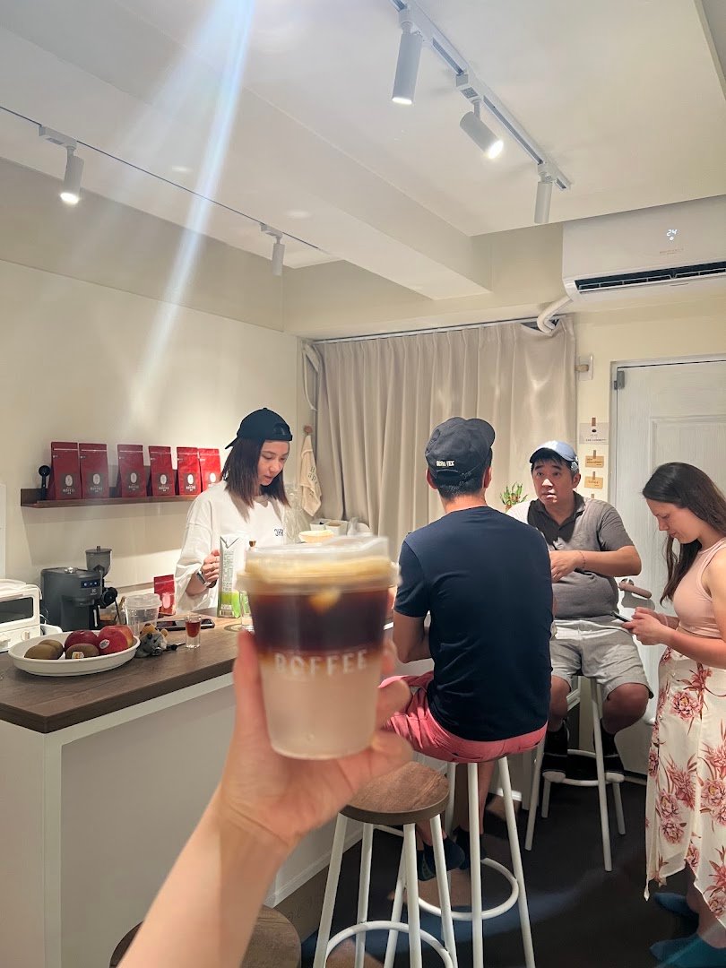Boffee (上海水煎包旁的鐵門走進來) specialty coffee shop in Taipei - photo 8