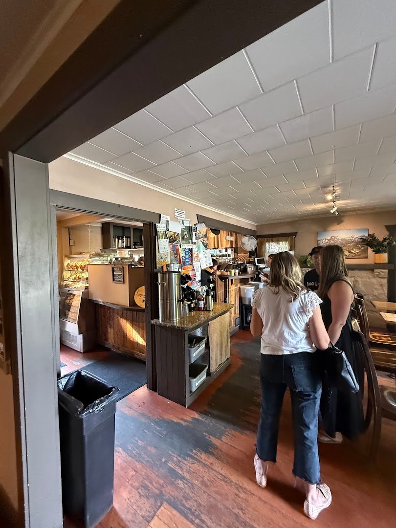 Watershed Coffee Roasters (formerly Looney Bean Bend) specialty coffee shop in Bend - photo 11