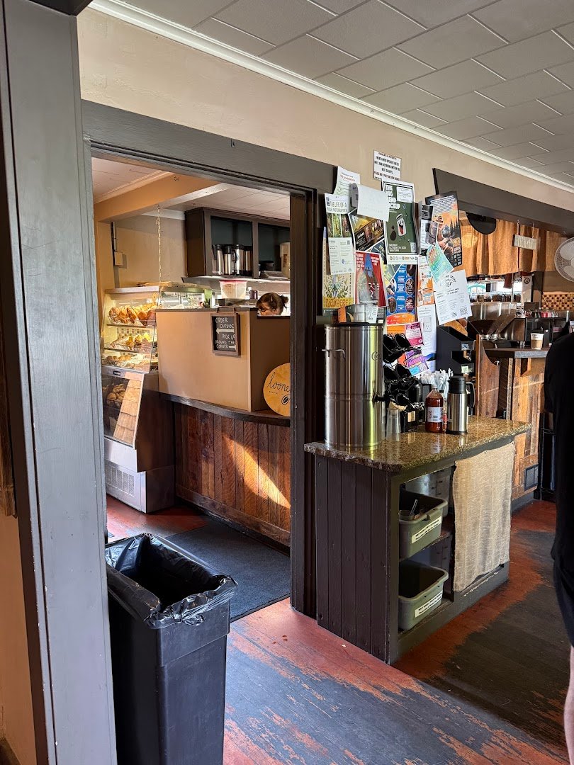 Watershed Coffee Roasters (formerly Looney Bean Bend) specialty coffee shop in Bend - photo 10