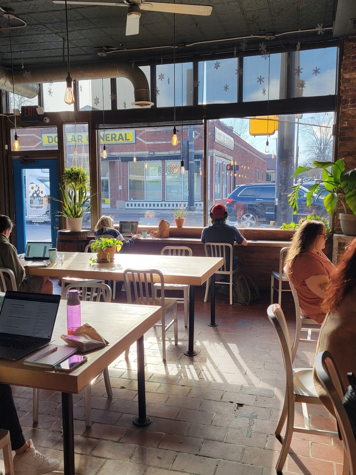 8th & Roast specialty coffee shop in Nashville - photo 9