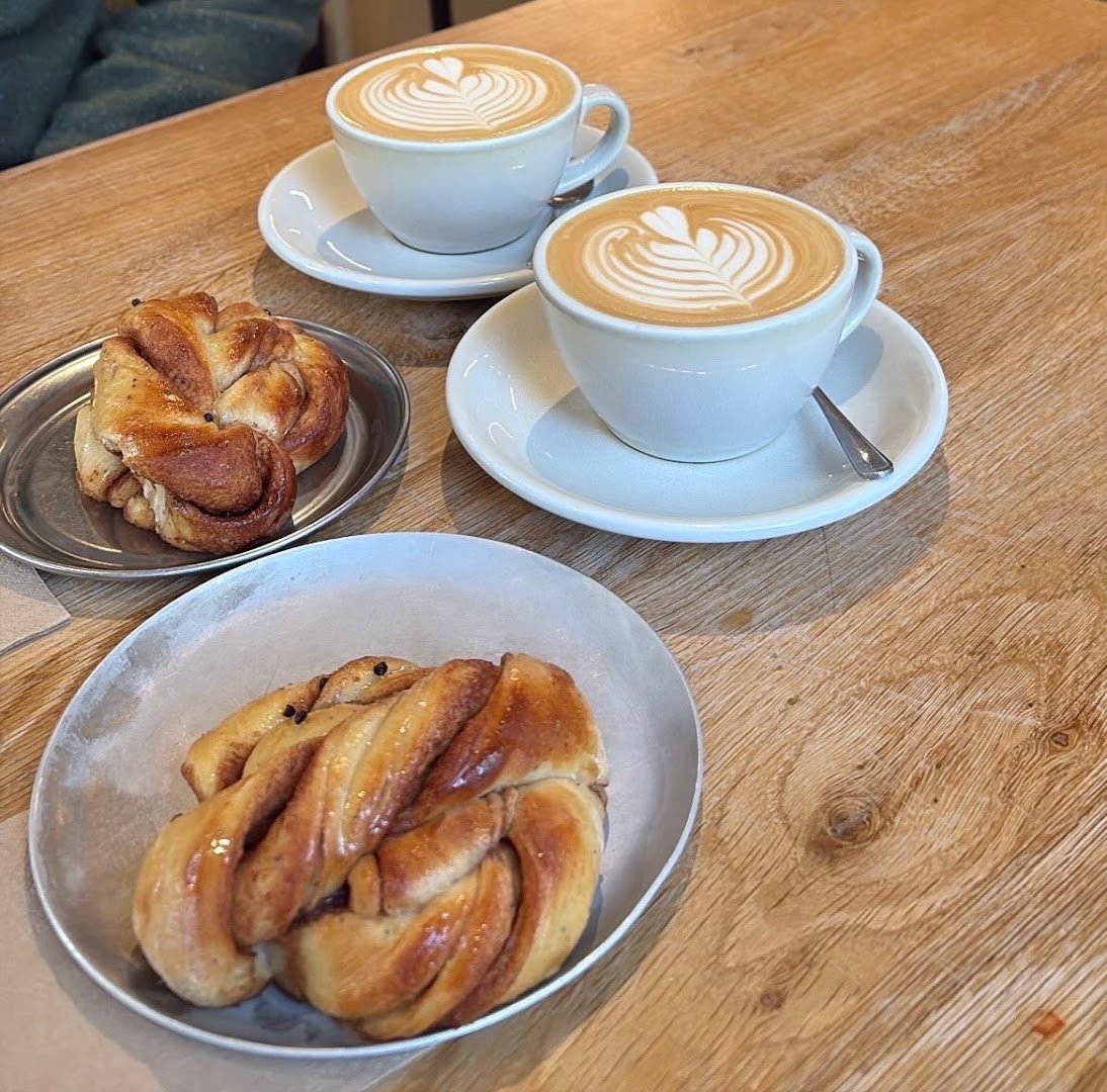 Mardi specialty coffee shop in Paris - photo 3
