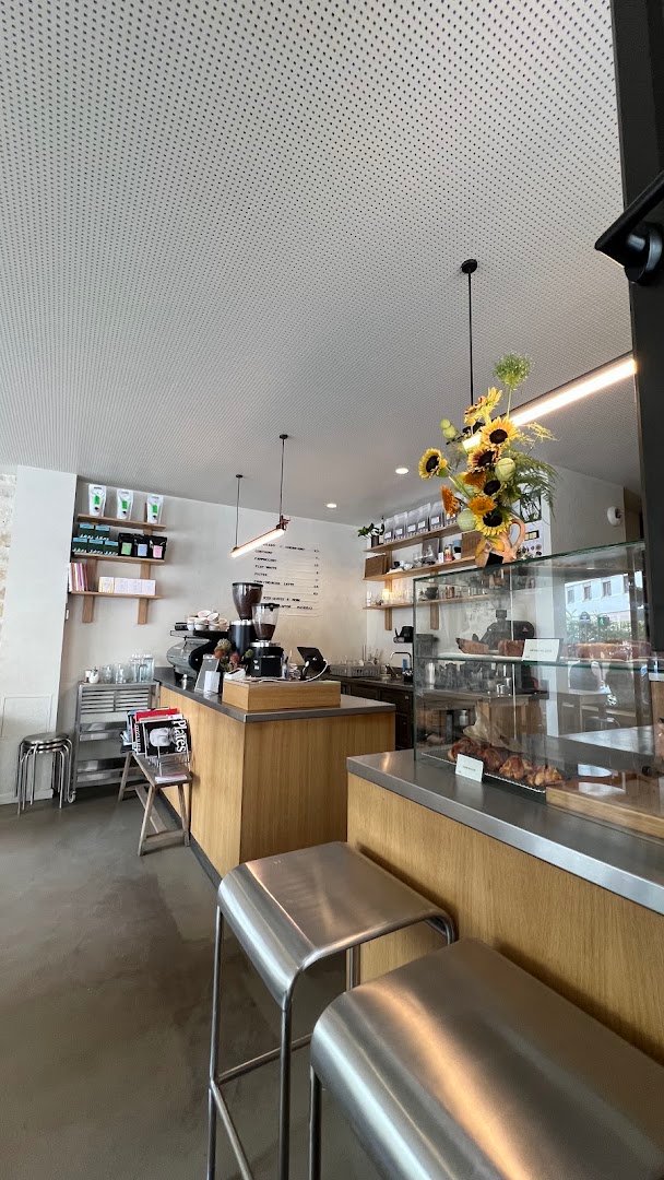 Mardi specialty coffee shop in Paris - photo 5