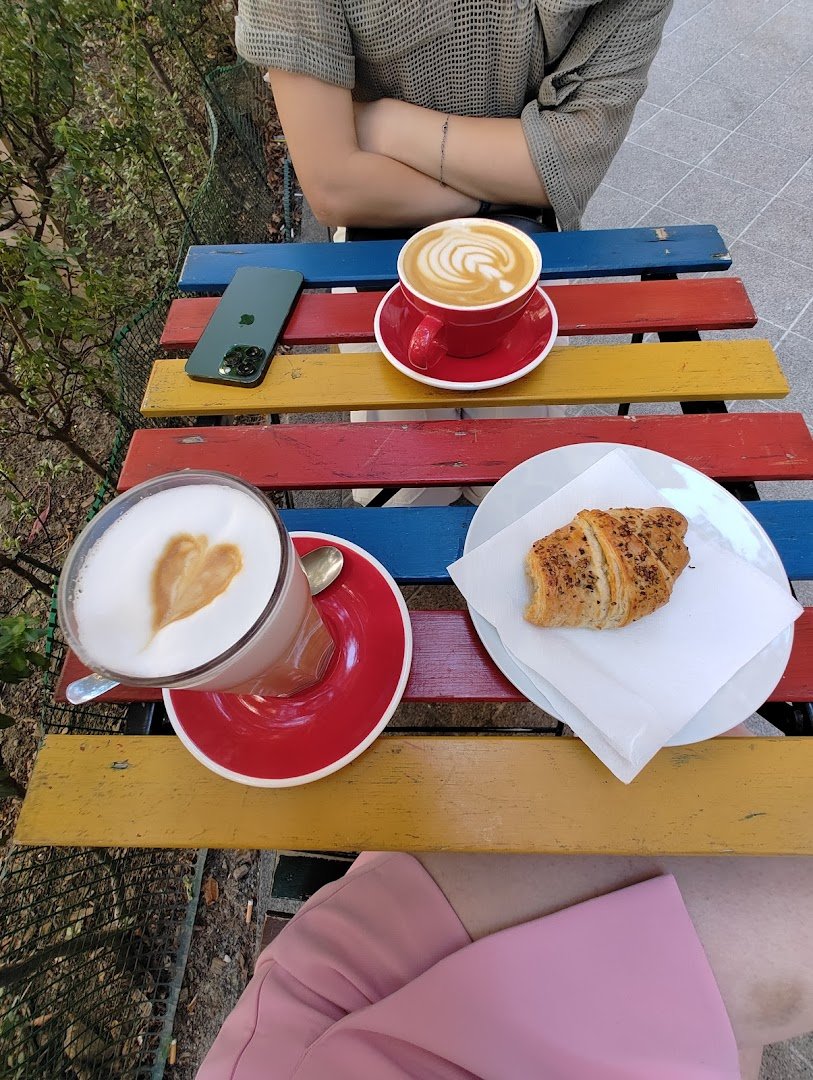 Műterem Kávézó specialty coffee shop in Budapest - photo 8
