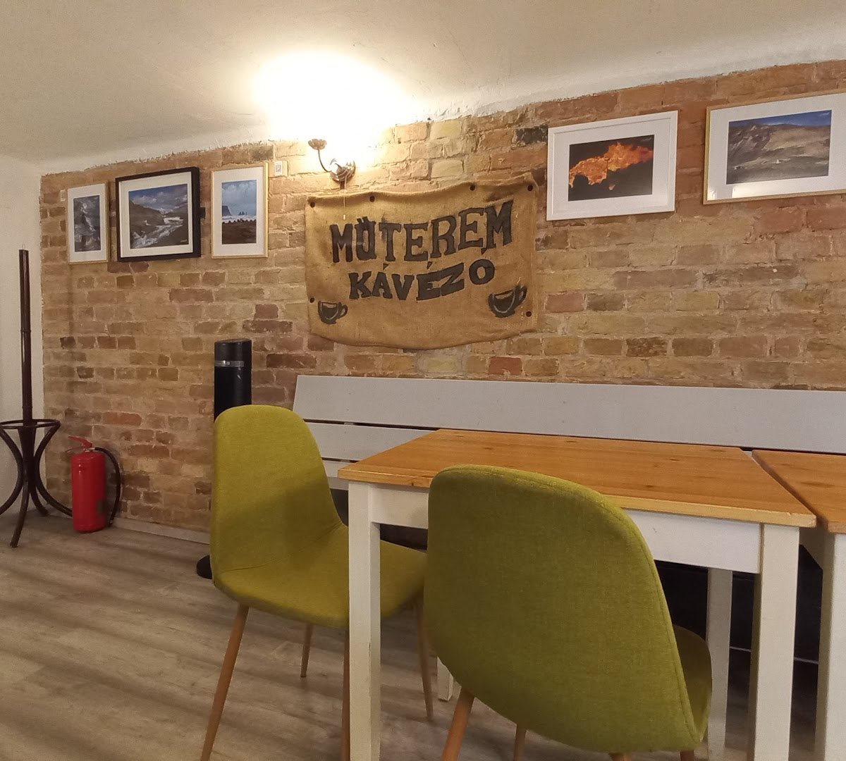 Műterem Kávézó specialty coffee shop in Budapest - photo 9