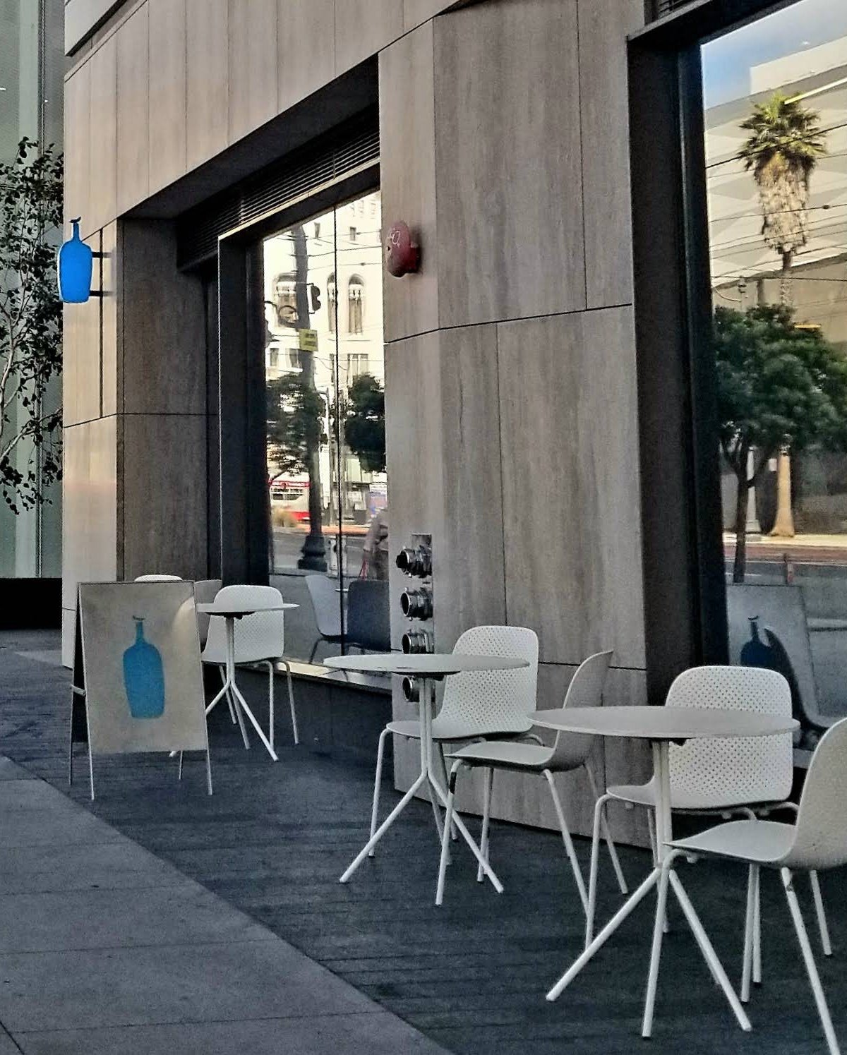 Blue Bottle Coffee specialty coffee shop in San Francisco - photo 3