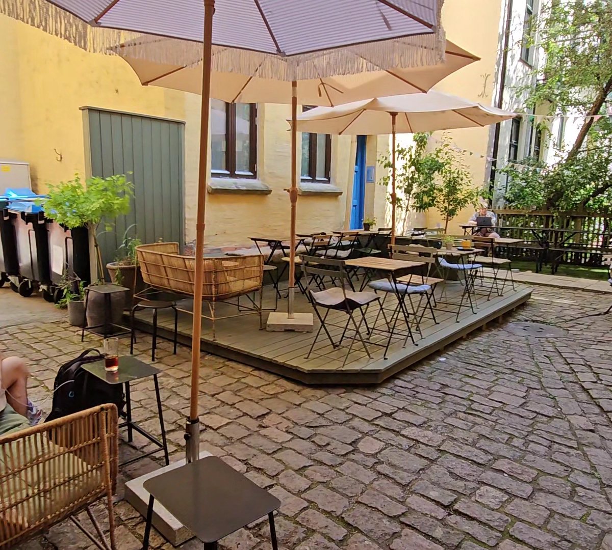 Storefront of Lille Oslo Kaffebrenneri, specialty coffee shop in Oslo
