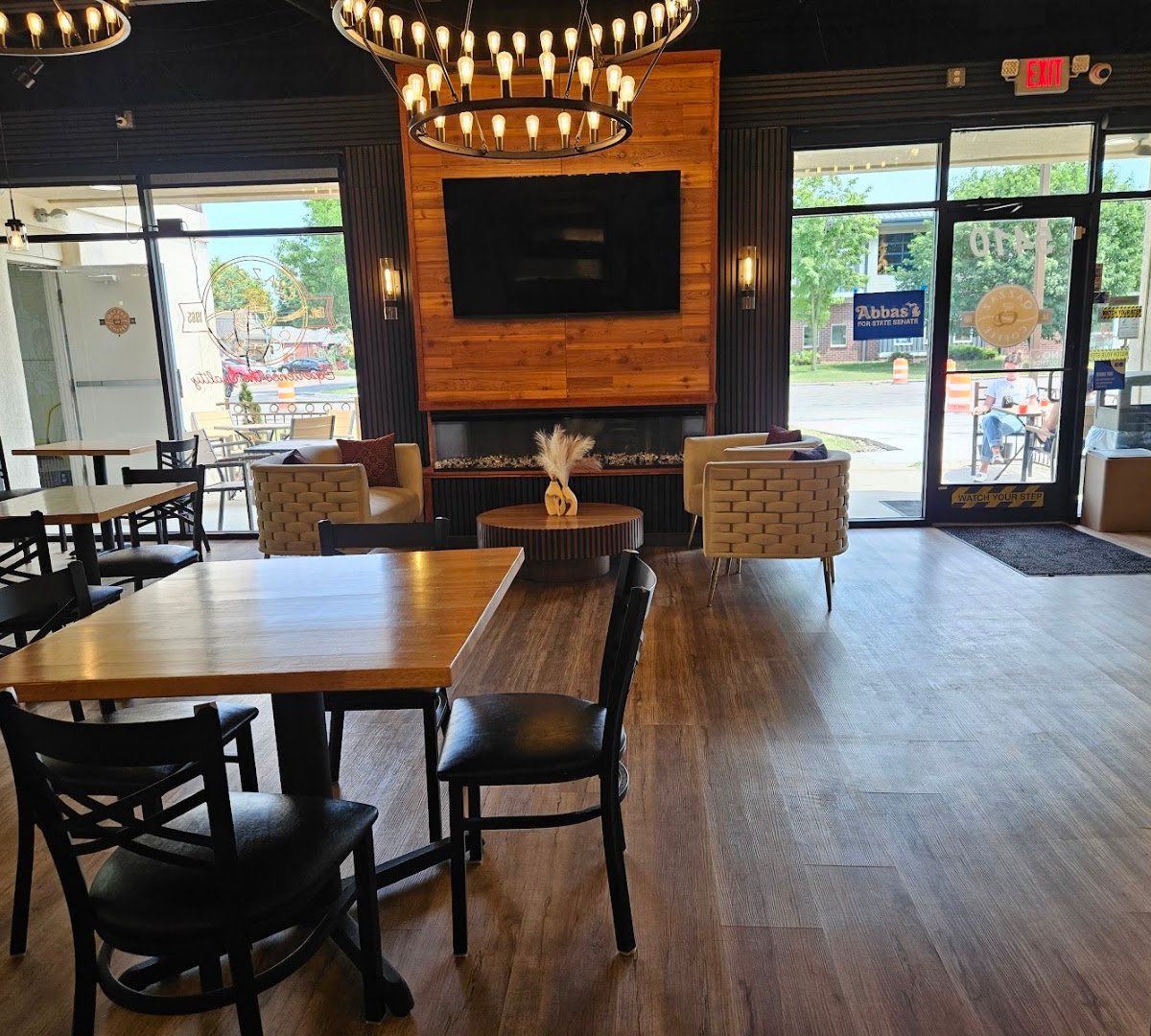Qazzaz Coffee specialty coffee shop in Detroit - photo 4