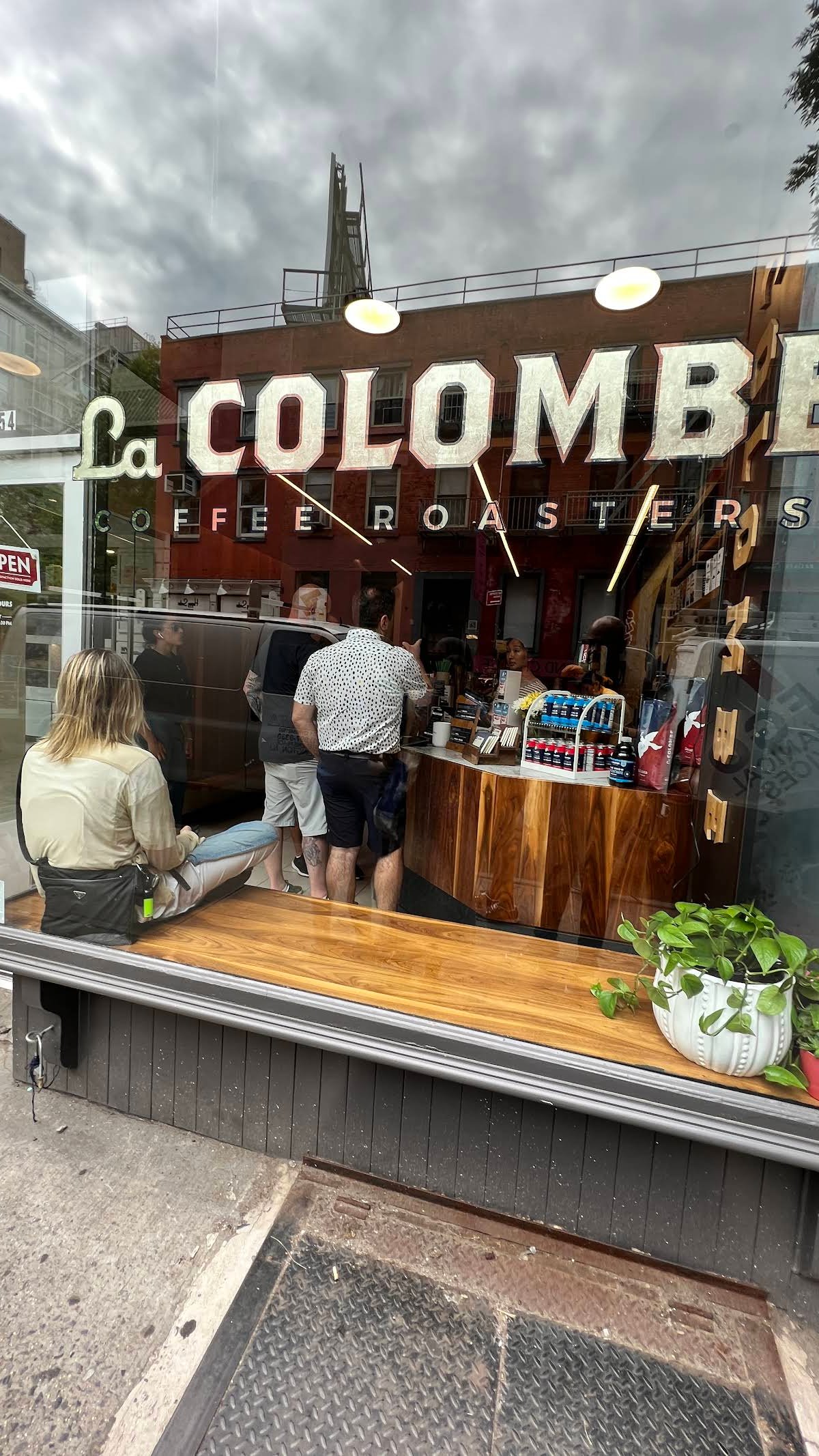 La Colombe Coffee Workshop specialty coffee shop in New York - photo 9