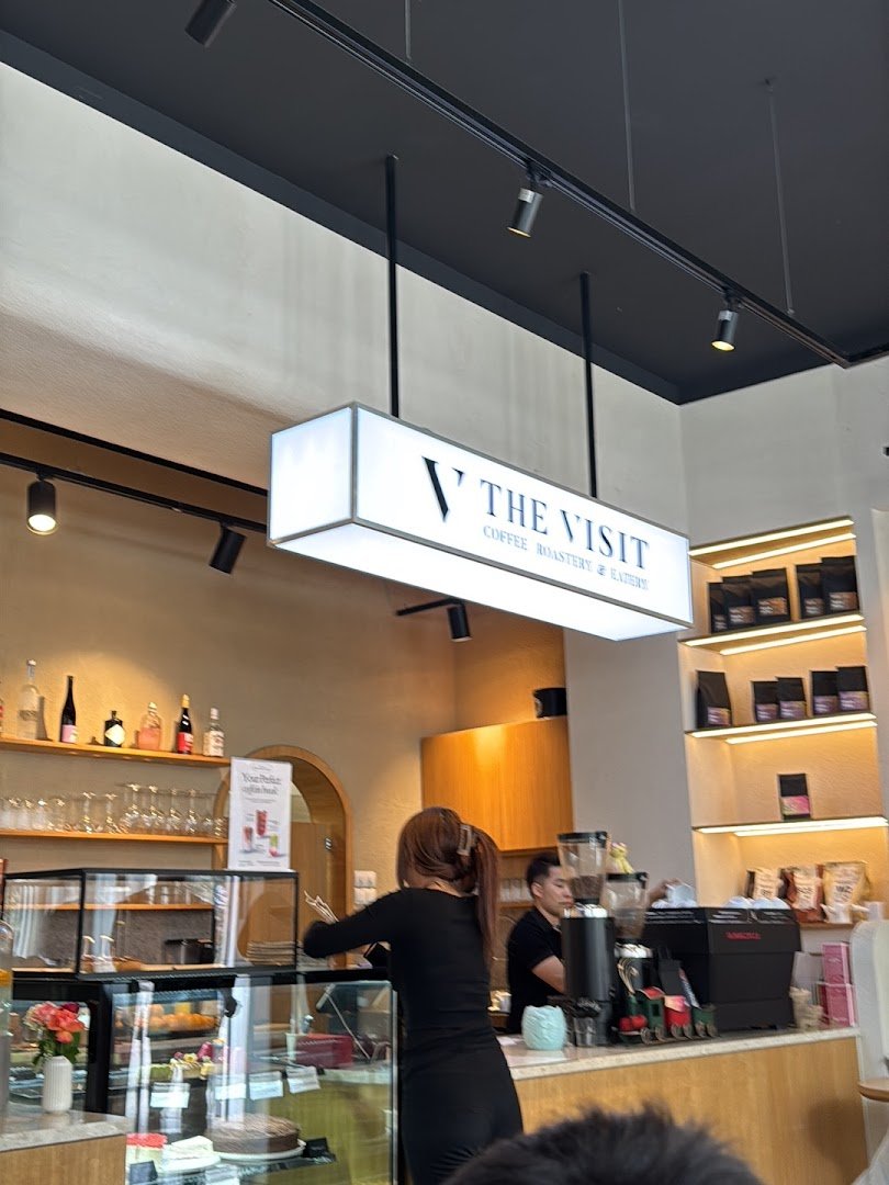 The Visit Coffee, Roastery & Eatery Kudamm specialty coffee shop in Berlin - photo 2