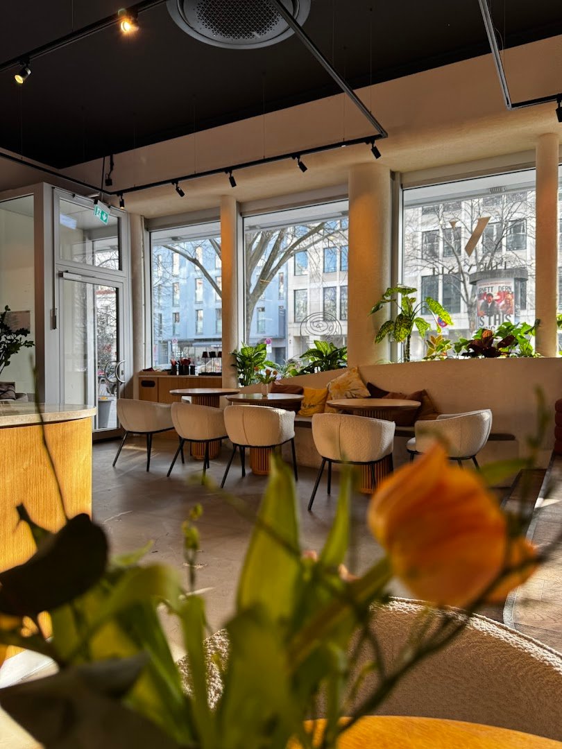 The Visit Coffee, Roastery & Eatery Kudamm specialty coffee shop in Berlin - photo 6