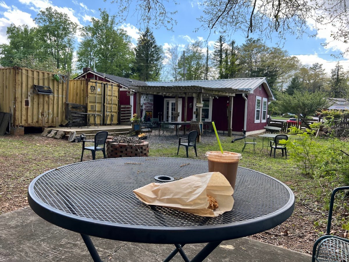 Round Earth Roasters specialty coffee shop in Asheville - photo 2