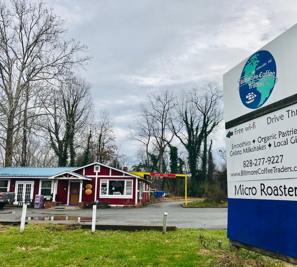 Round Earth Roasters specialty coffee shop in Asheville - photo 7