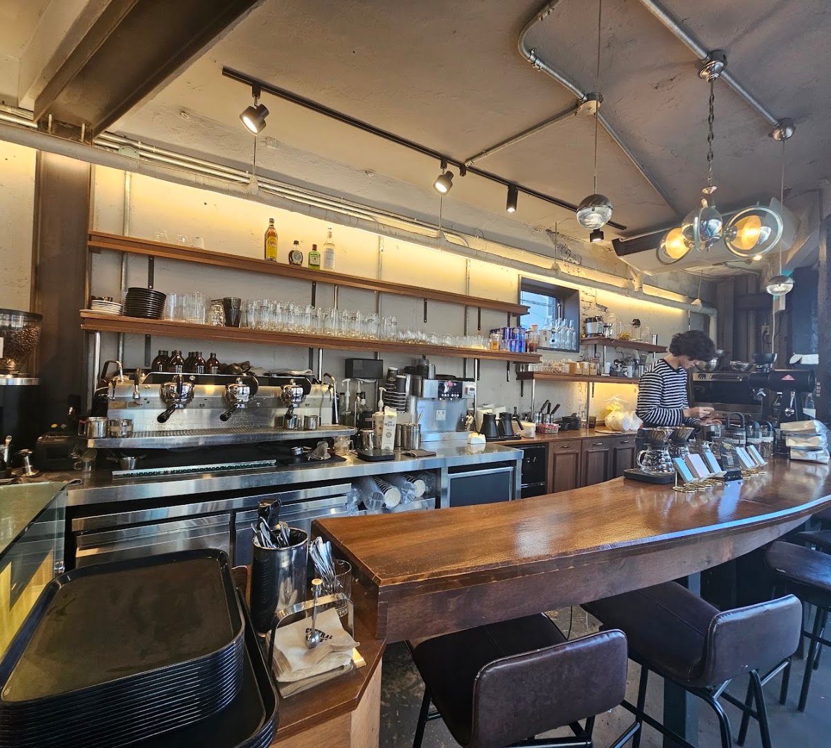 Interior of 센트럴사이트 연남점 (Centralsite Coffee Roasters), specialty coffee shop in Seoul