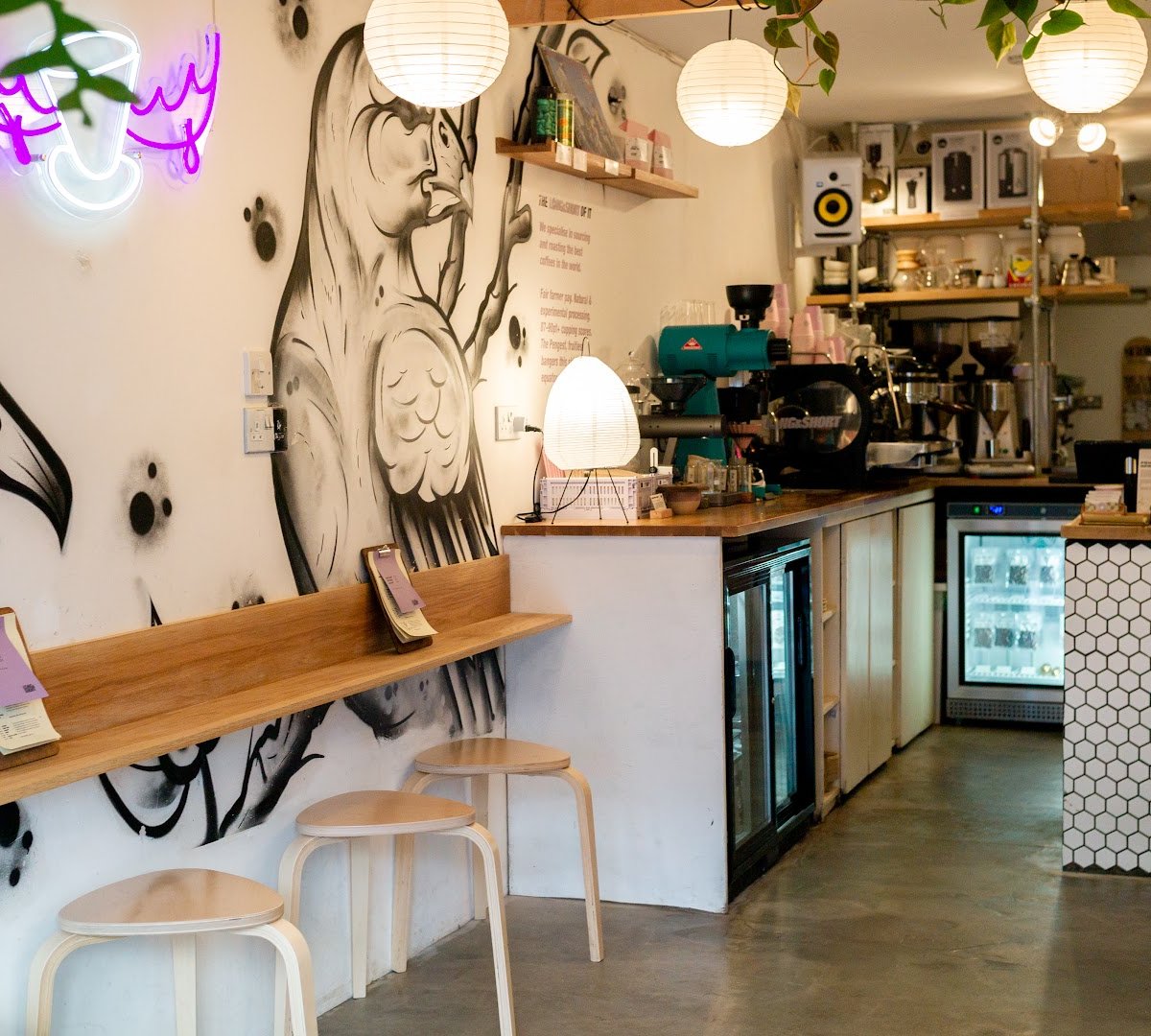 LONG & SHORT specialty coffee shop in London - photo 2
