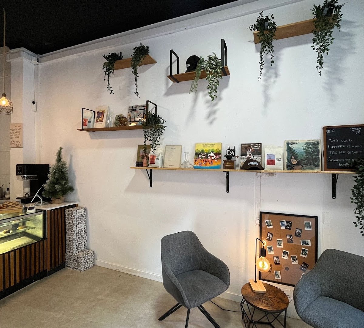 Bandido Cafè Bcn specialty coffee shop in Barcelona - photo 3
