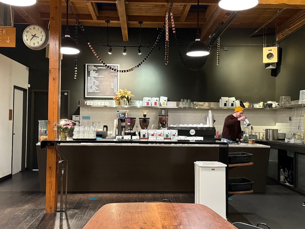 Heart Coffee (Burnside) specialty coffee shop in Portland - photo 4