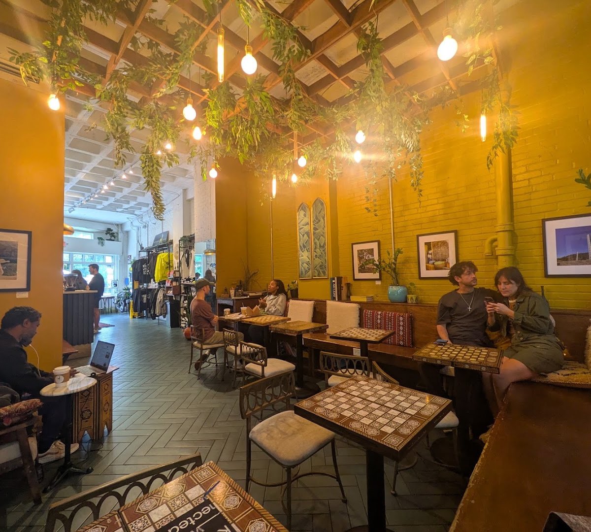 Madhouse Cafe specialty coffee shop in Boston - photo 2