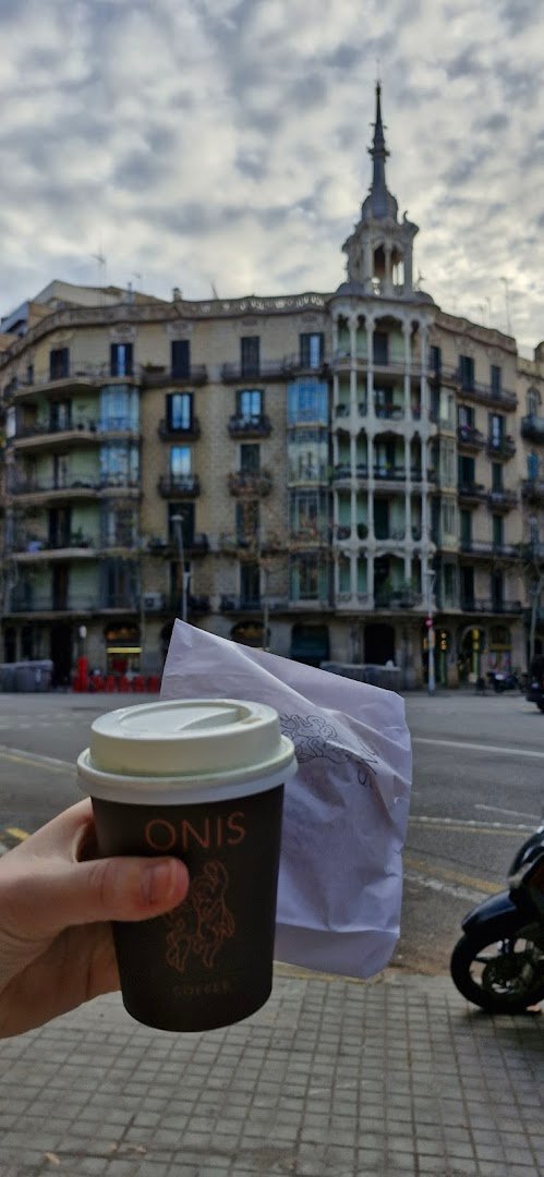 ONIS COFFEE specialty coffee shop in Barcelona - photo 11