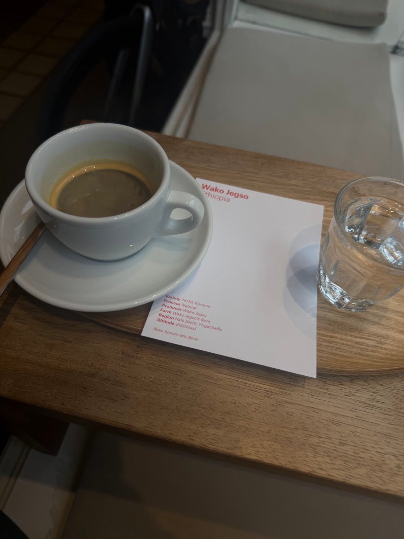 ONIS COFFEE specialty coffee shop in Barcelona - photo 12