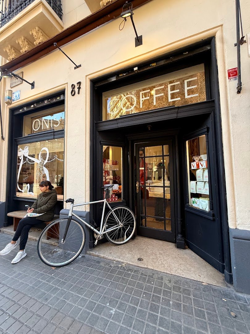 ONIS COFFEE specialty coffee shop in Barcelona - photo 14