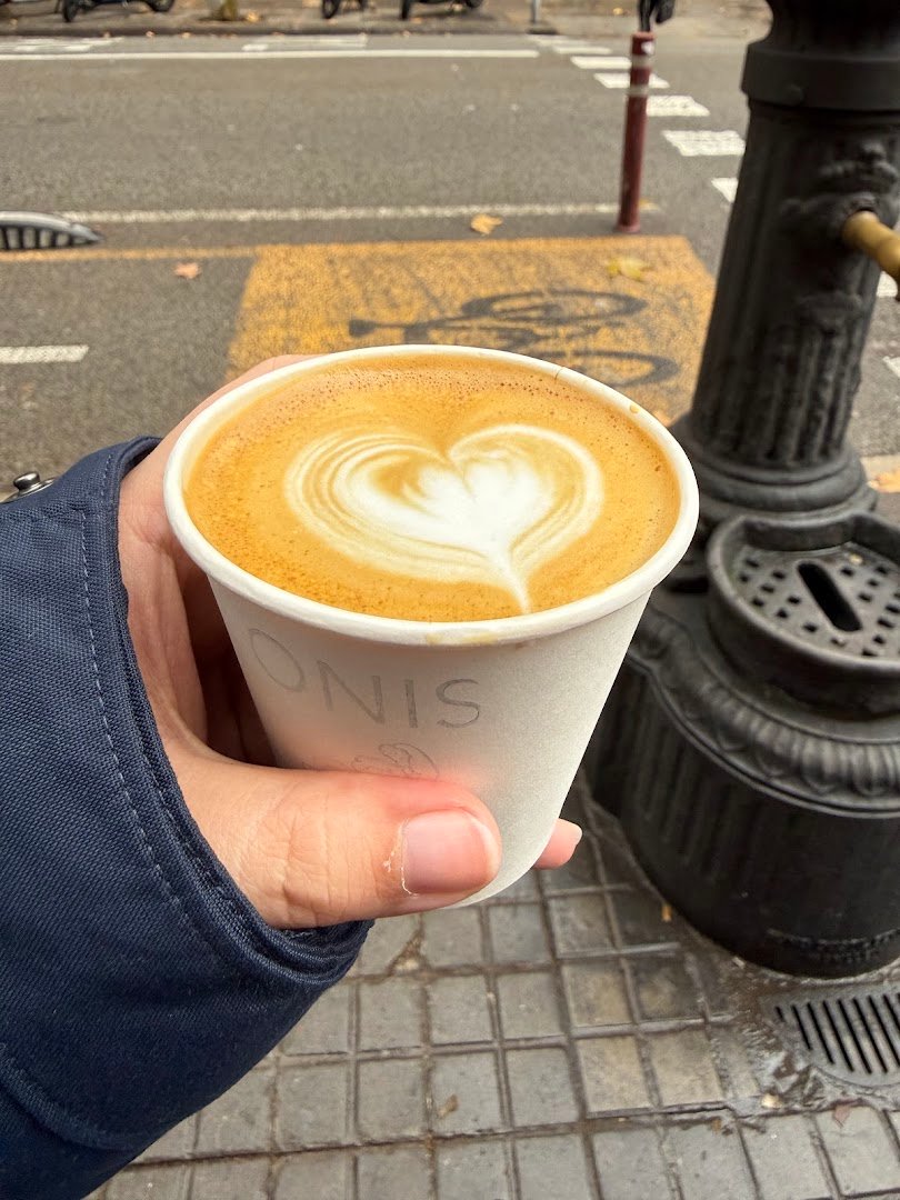 ONIS COFFEE specialty coffee shop in Barcelona - photo 15