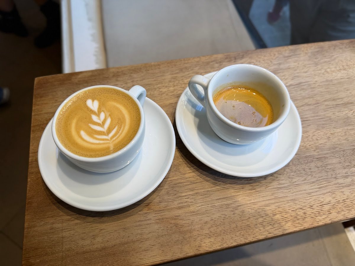 ONIS COFFEE specialty coffee shop in Barcelona - photo 3