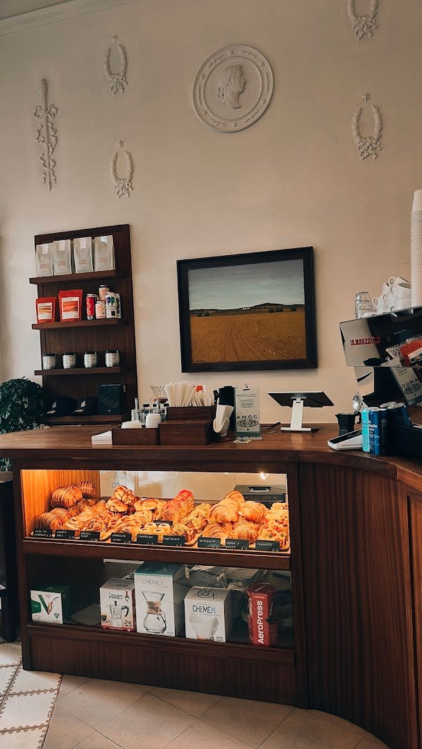 ONIS COFFEE specialty coffee shop in Barcelona - photo 8