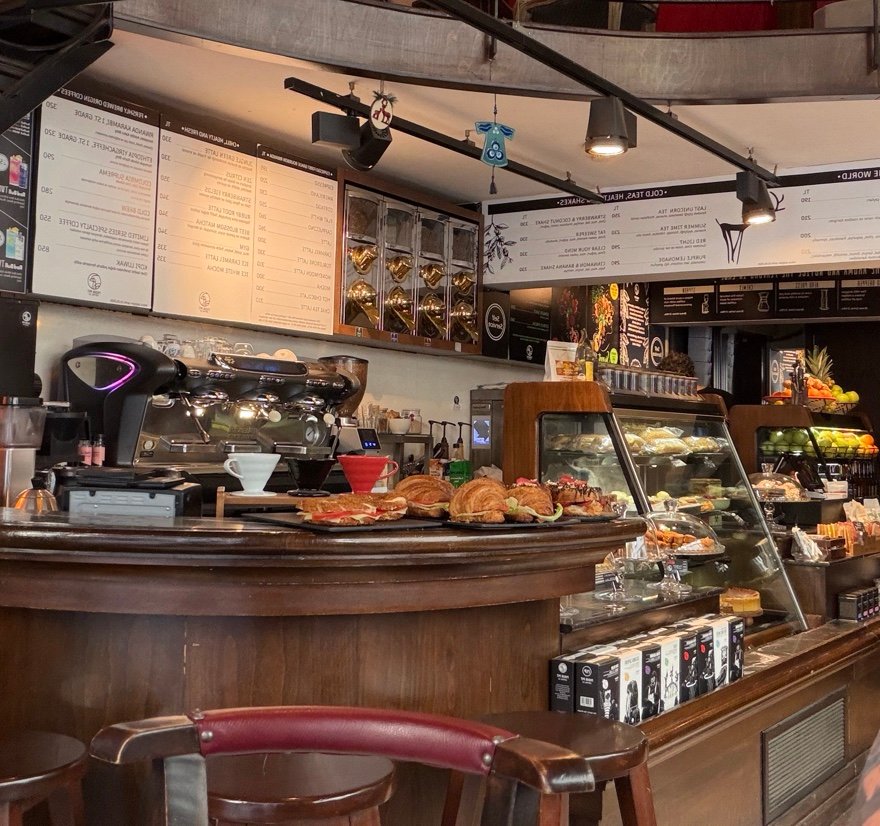 Noir Pit specialty coffee shop in Istanbul - photo 6