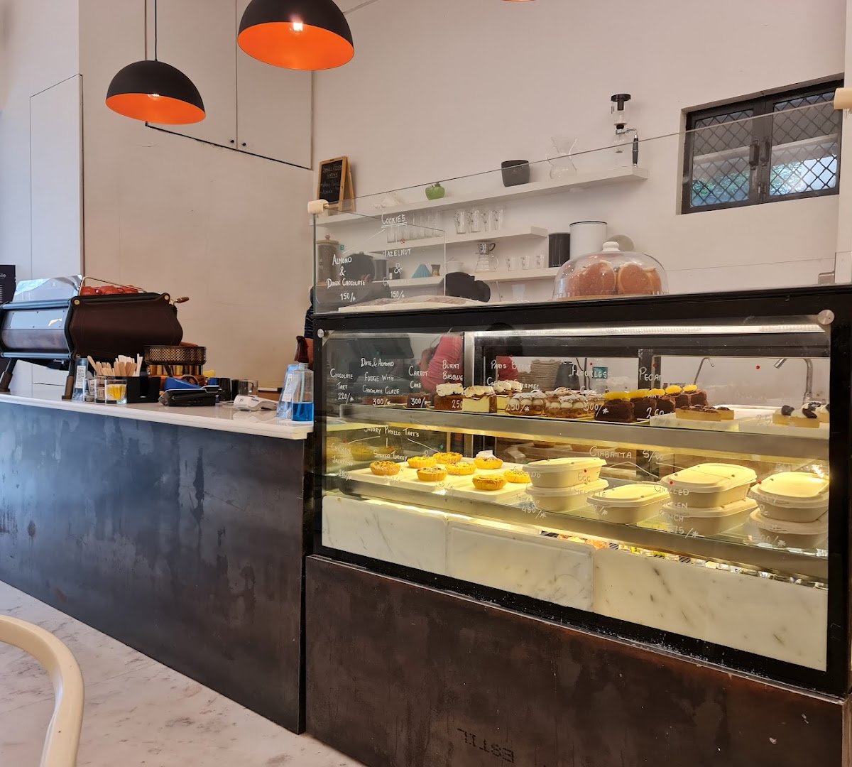 Interior of javaphile pali, specialty coffee shop in Mumbai