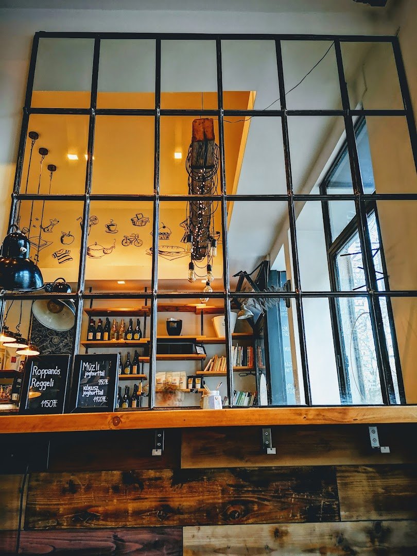 PIKNIK specialty coffee shop in Budapest - photo 5