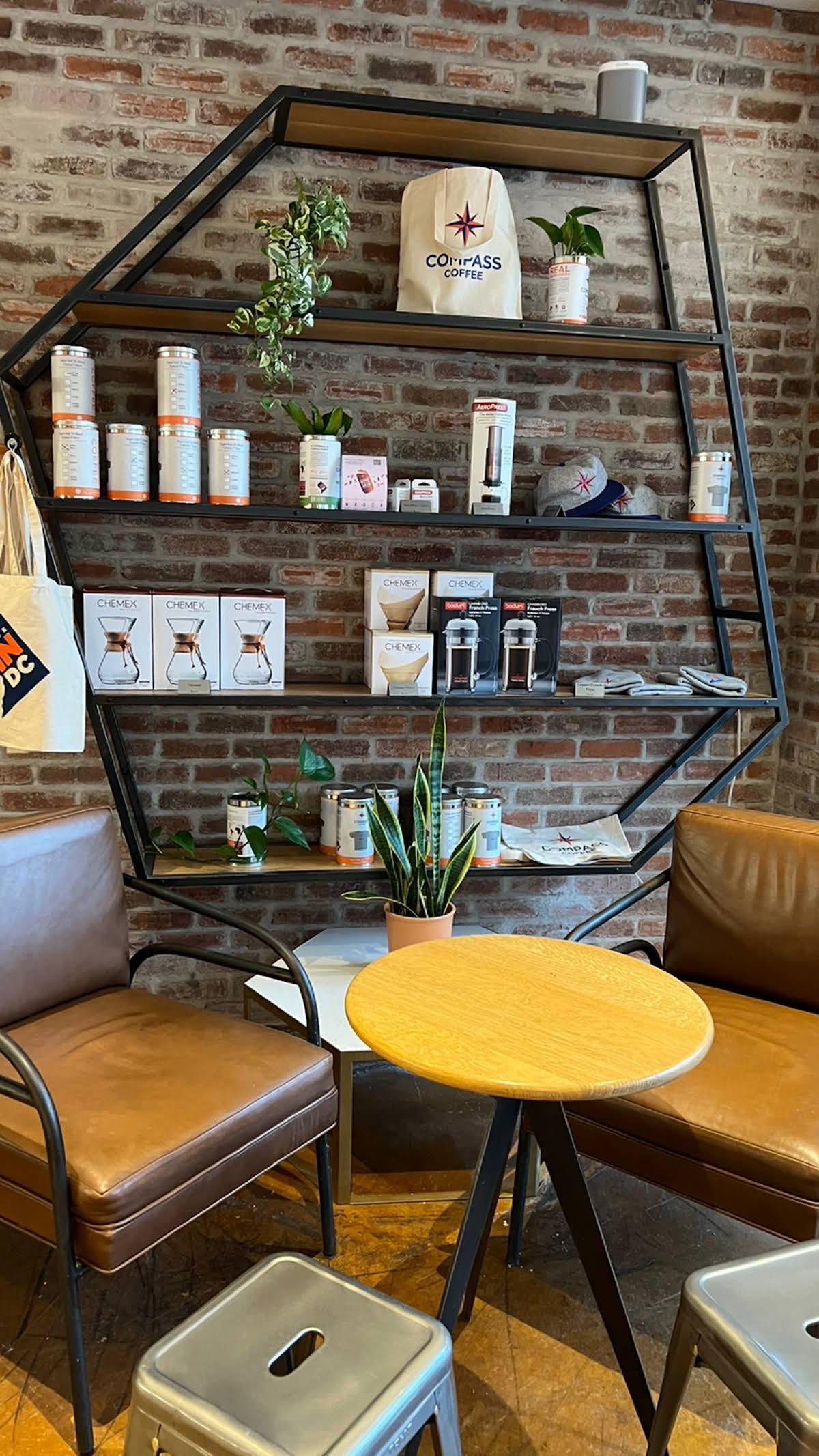 Compass Coffee specialty coffee shop in Washington, D.C. - photo 2