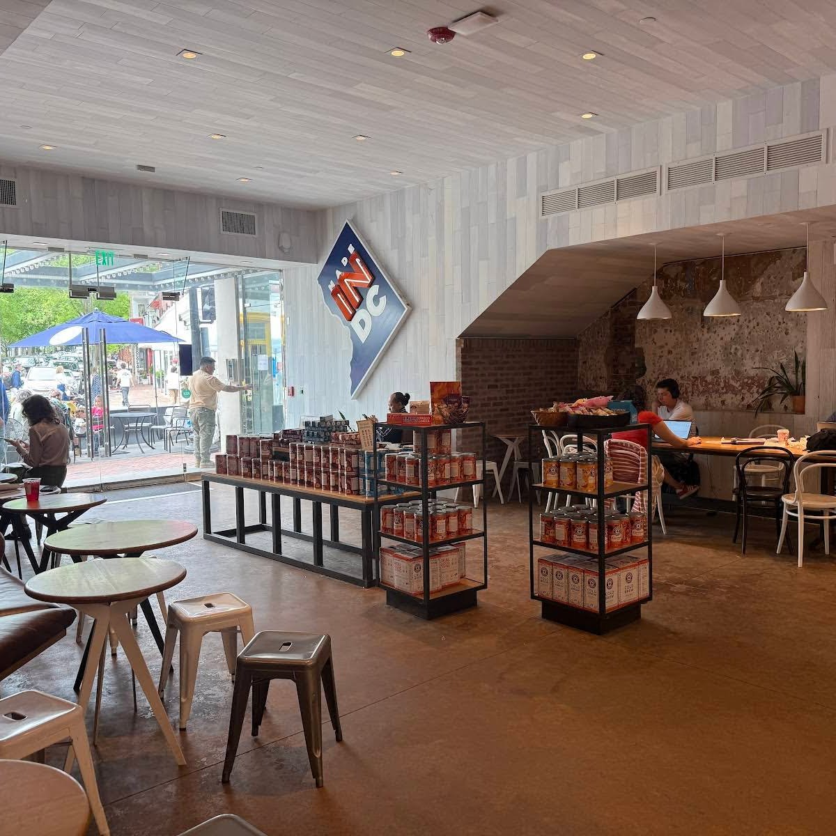 Compass Coffee specialty coffee shop in Washington, D.C. - photo 4