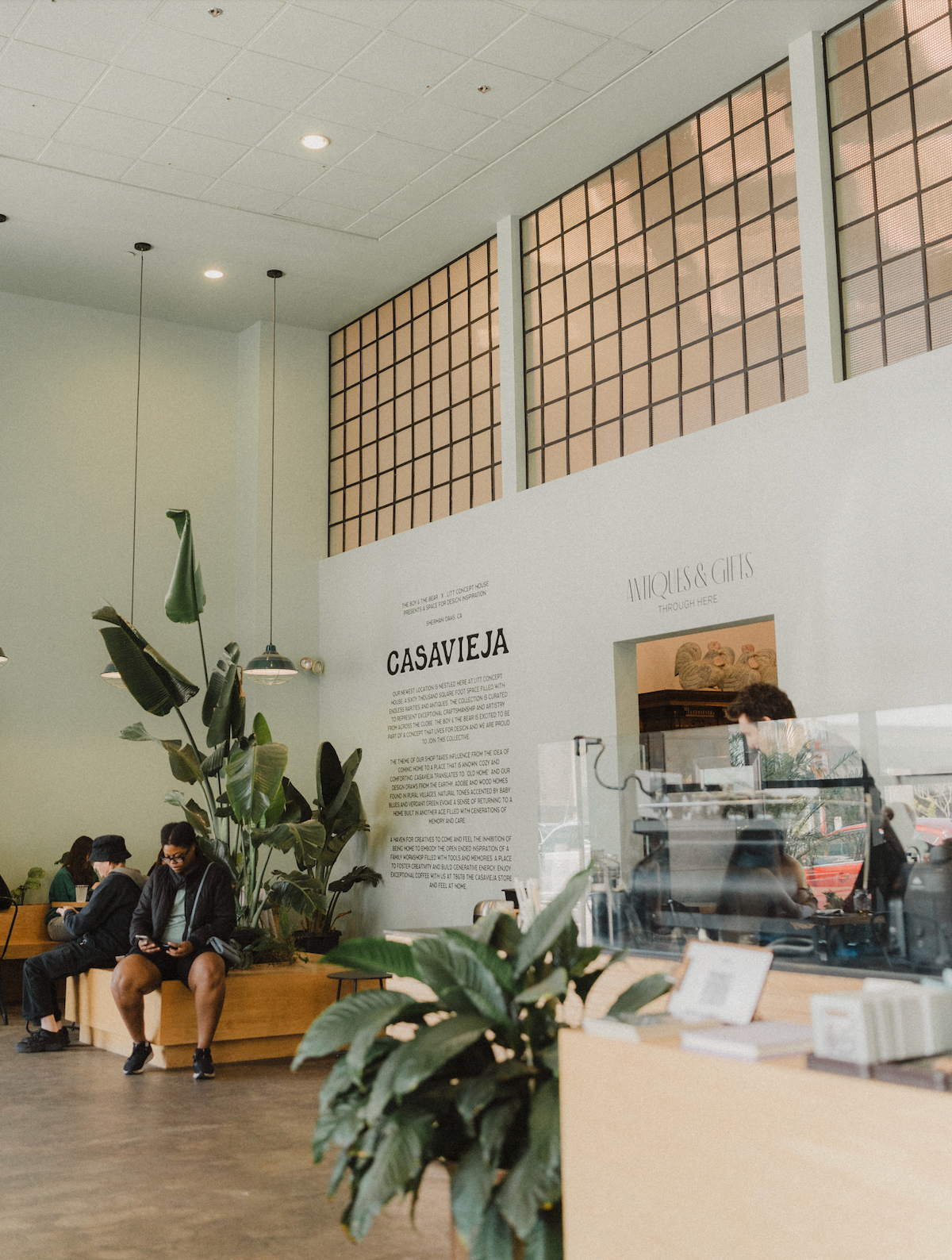 The Boy & The Bear - Sherman Oaks specialty coffee shop in Los Angeles - photo 12