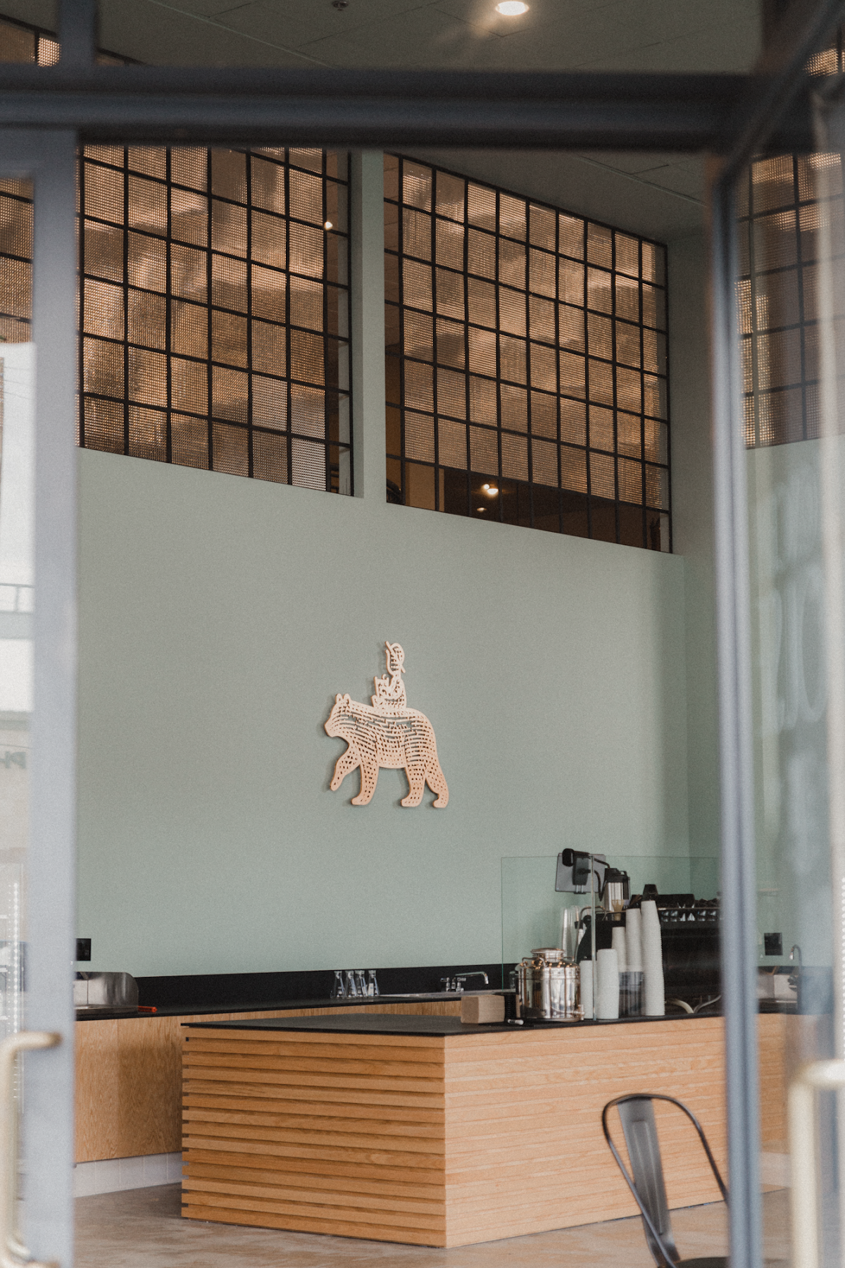 The Boy & The Bear - Sherman Oaks specialty coffee shop in Los Angeles - photo 4