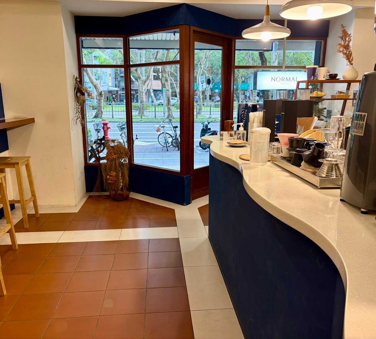 NORMAL COFFEE 仁愛店 specialty coffee shop in Taipei - photo 3