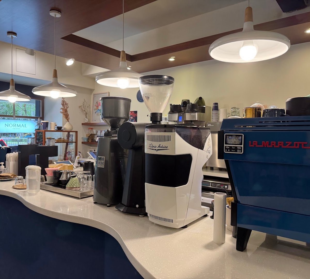 NORMAL COFFEE 仁愛店 specialty coffee shop in Taipei - photo 8