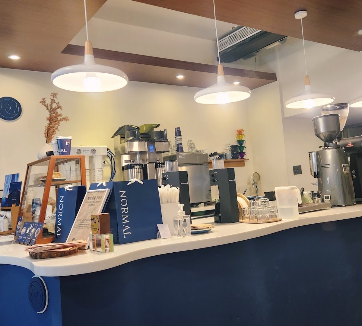 NORMAL COFFEE 仁愛店 specialty coffee shop in Taipei - photo 10