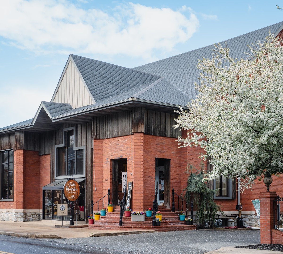 Storefront of Groovy Bean Café, specialty coffee shop in Lancaster