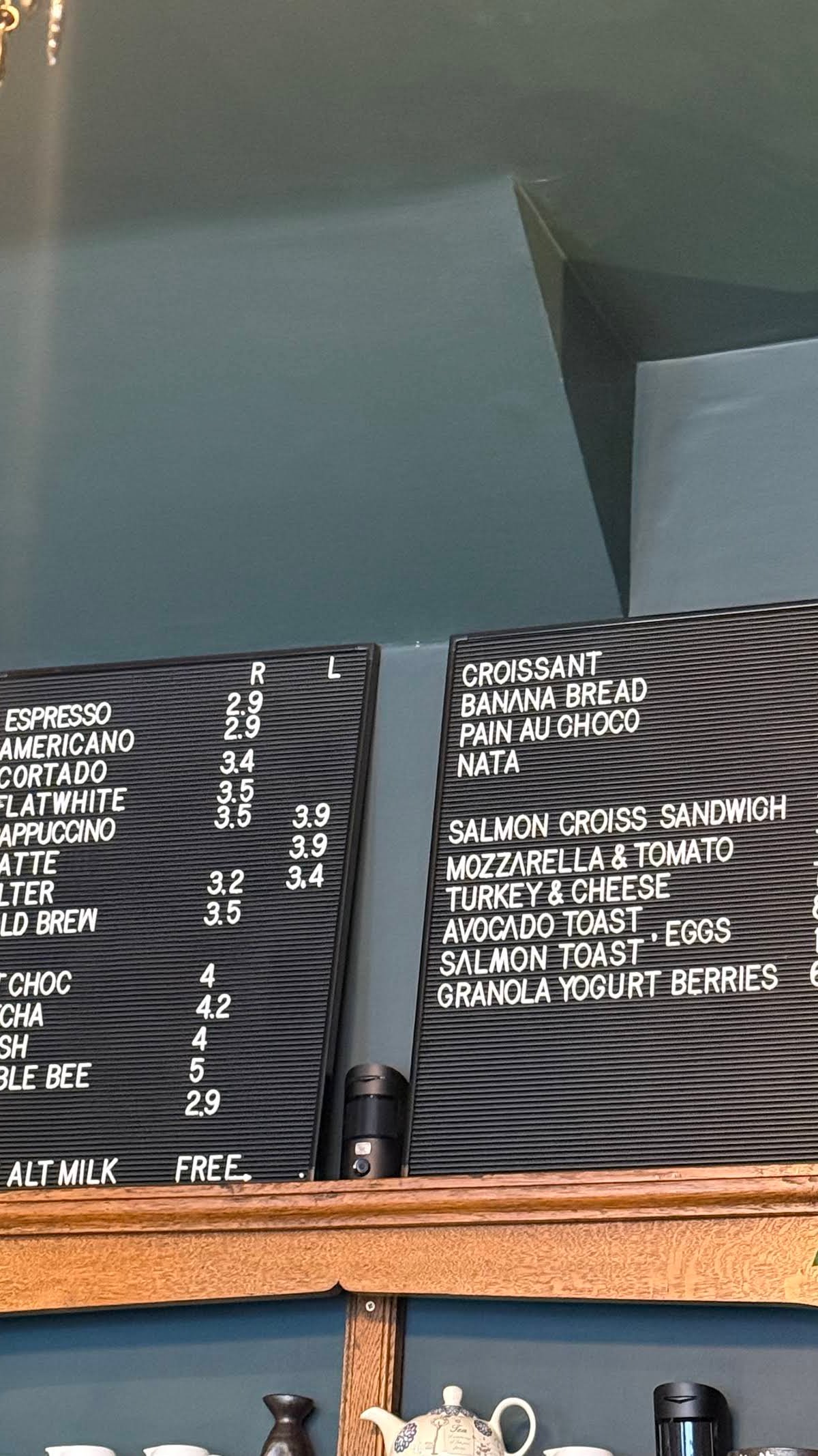 1930 Coffee Co London specialty coffee shop in London - photo 11