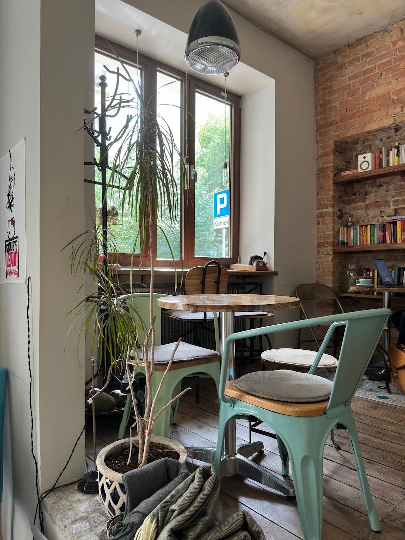 Interior of Paręosób Gallery Cafe, specialty coffee shop in Warsaw