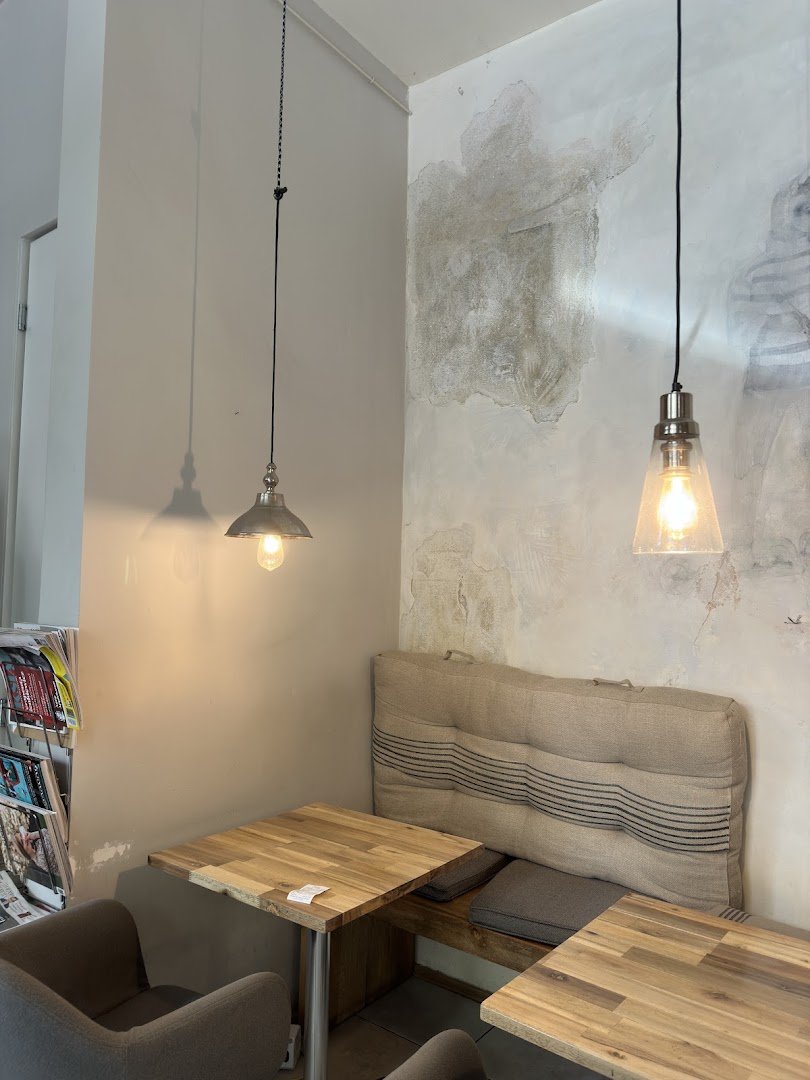Interior of Paręosób Gallery Cafe, specialty coffee shop in Warsaw